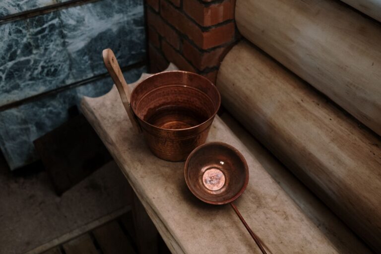 The Dustpan That Finally Fits the Broom - everyday tools